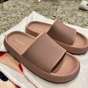 Cushionaire Mauve Slide Sandals